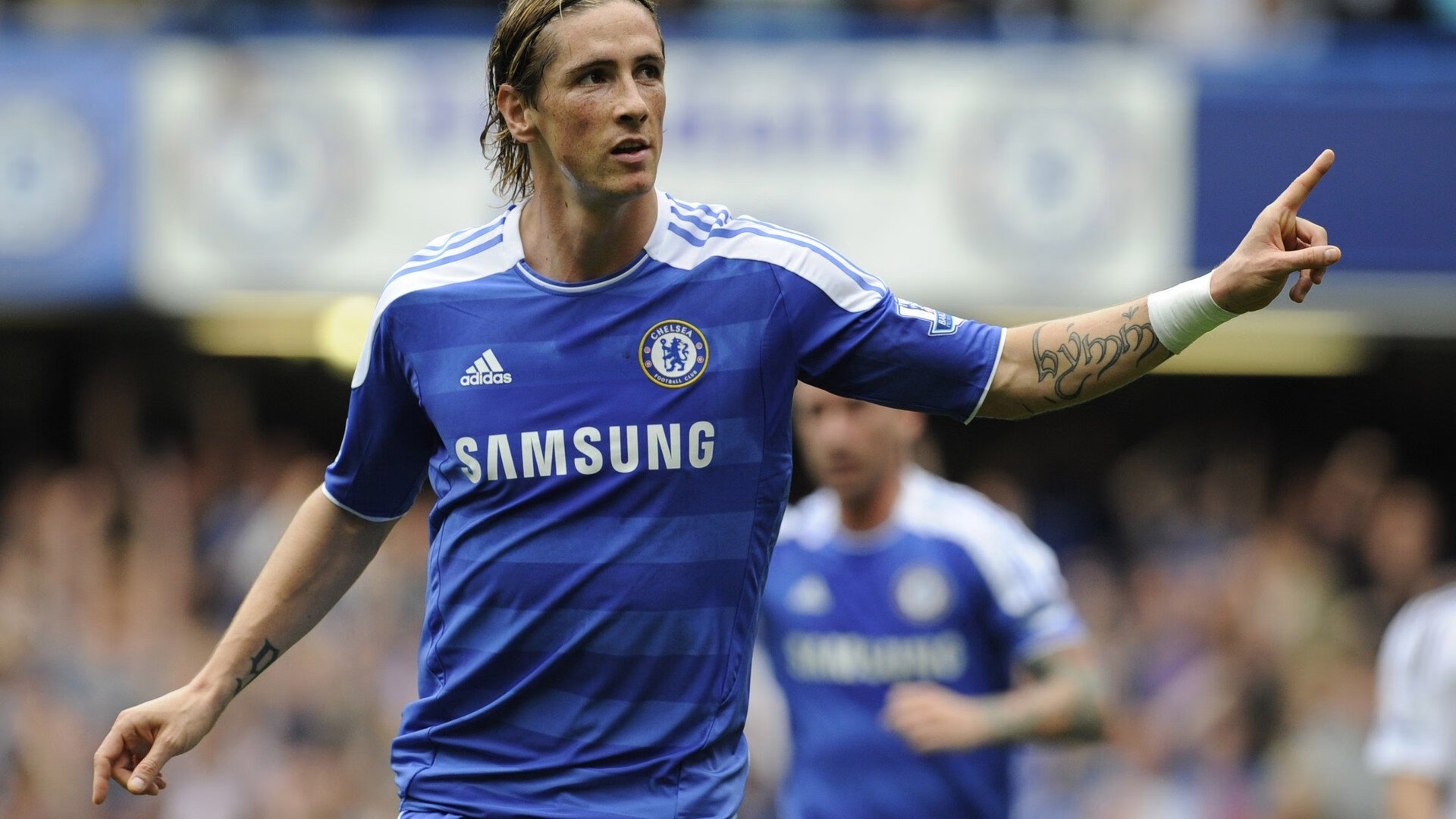 开云体育APP-欧冠联赛门票热卖，现场氛围火爆吸引全球关注，欧冠球赛门票价格